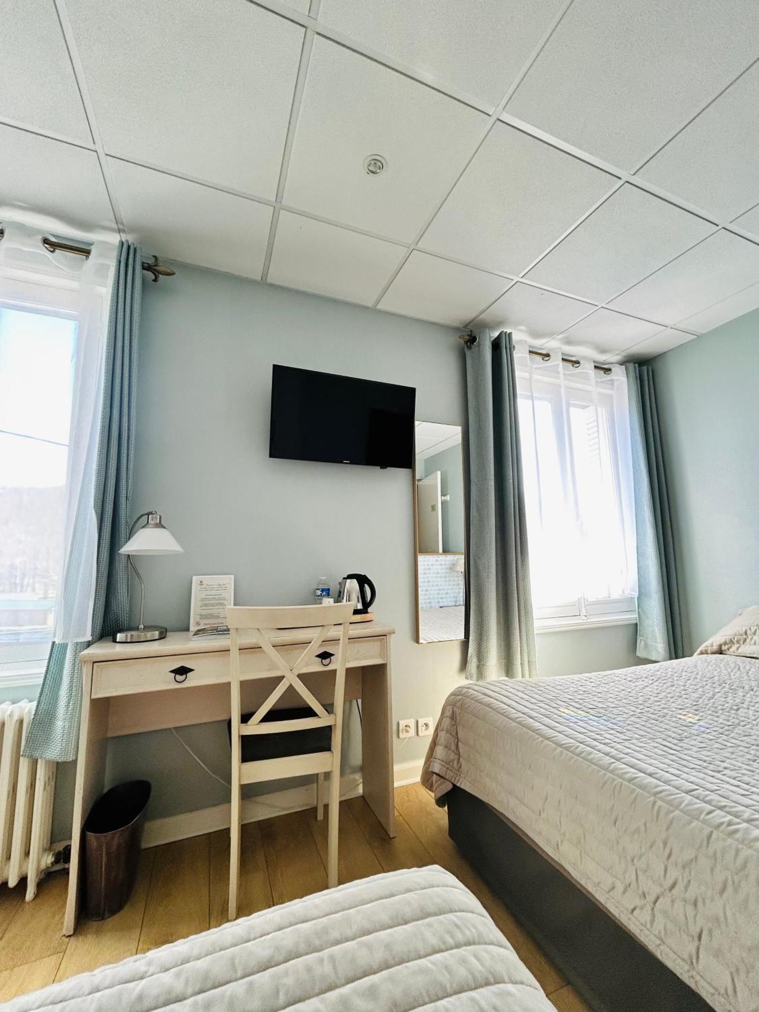Logis Hotel L'Ayguelade Bielle Eksteriør billede