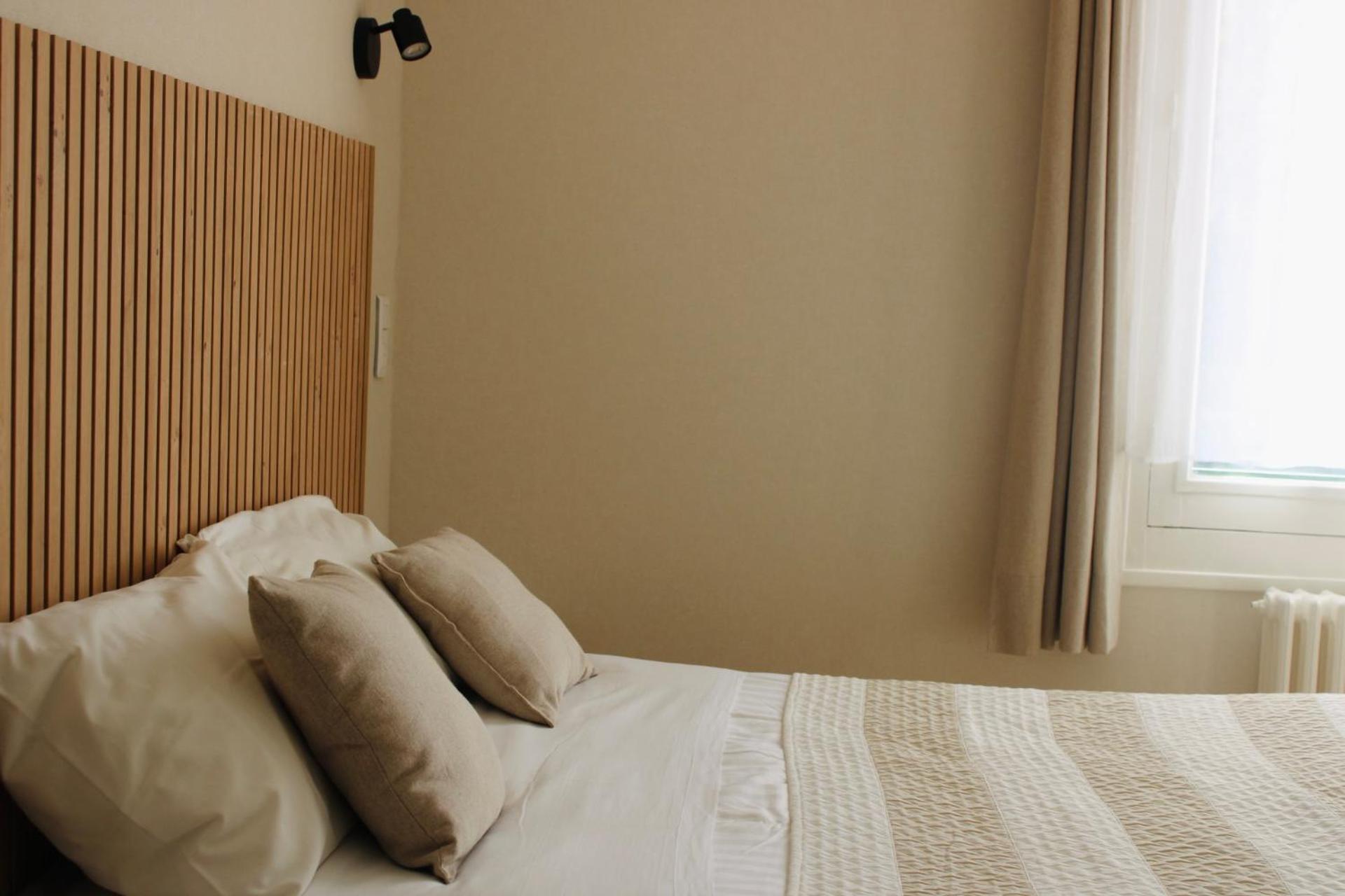 Logis Hotel L'Ayguelade Bielle Eksteriør billede