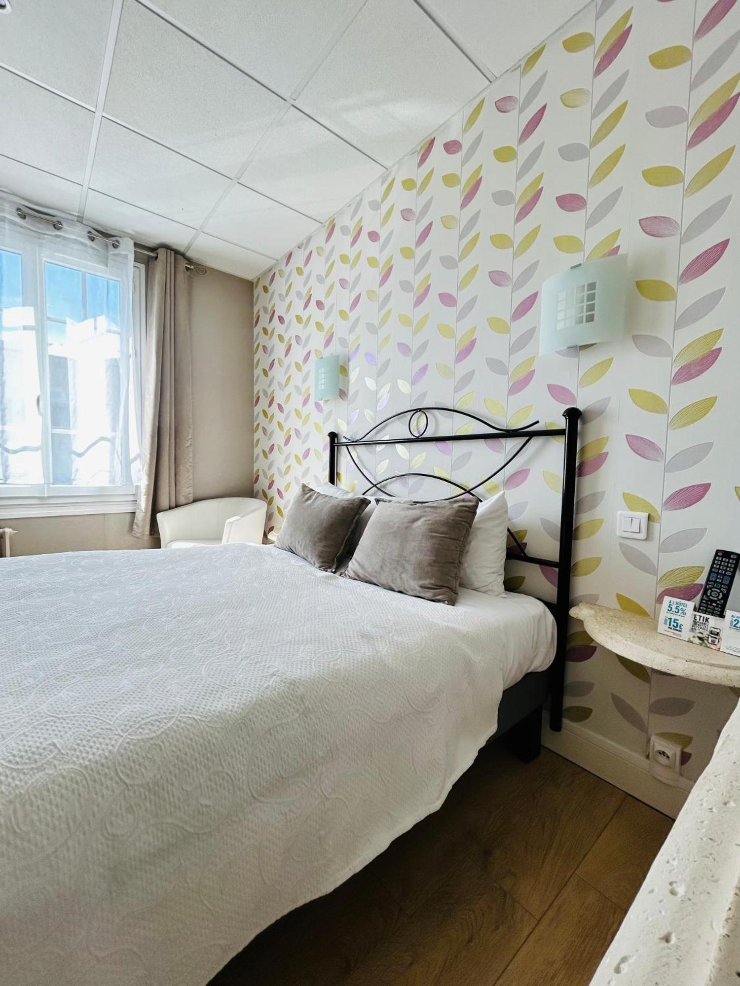 Logis Hotel L'Ayguelade Bielle Eksteriør billede