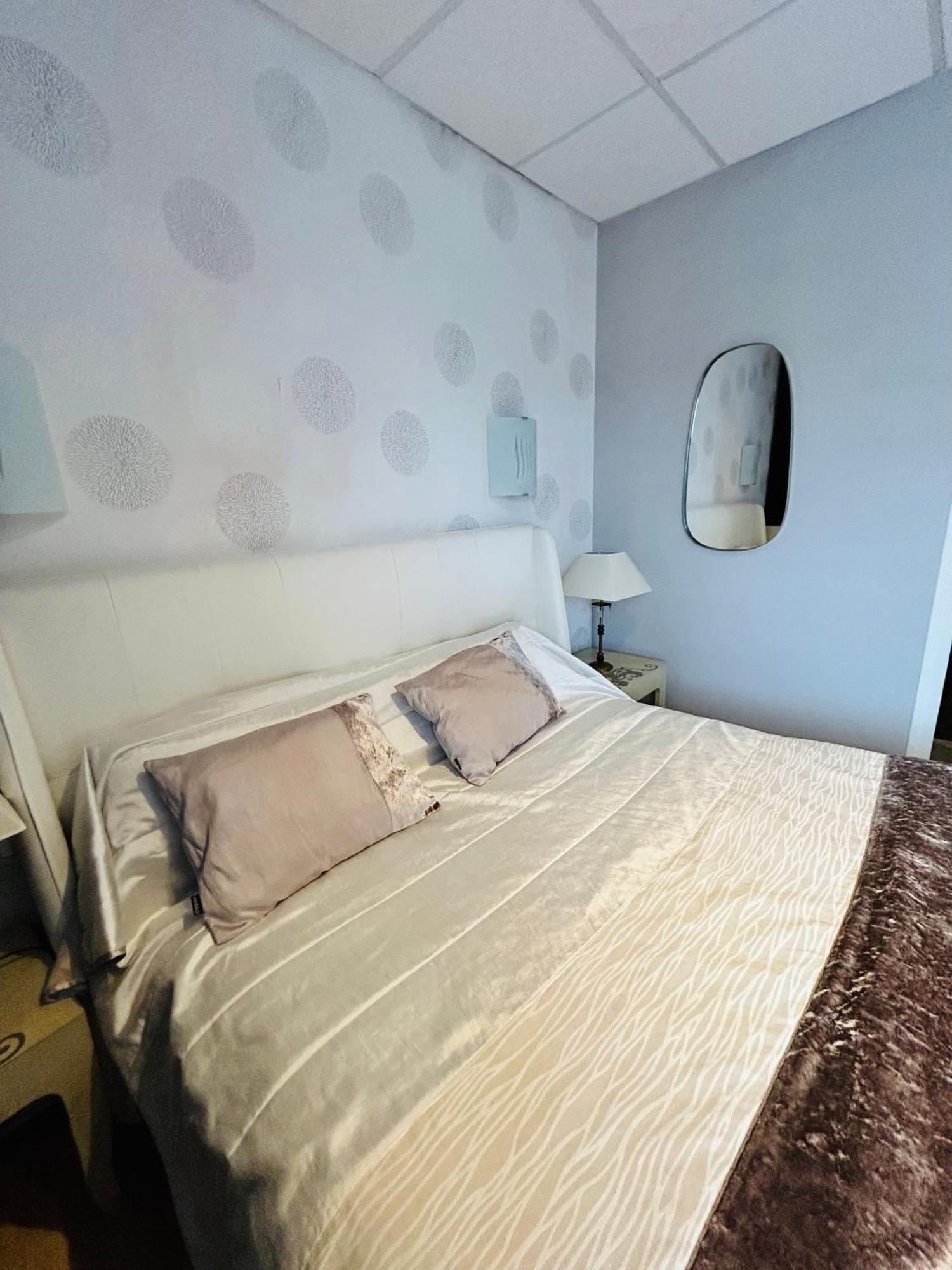 Logis Hotel L'Ayguelade Bielle Eksteriør billede