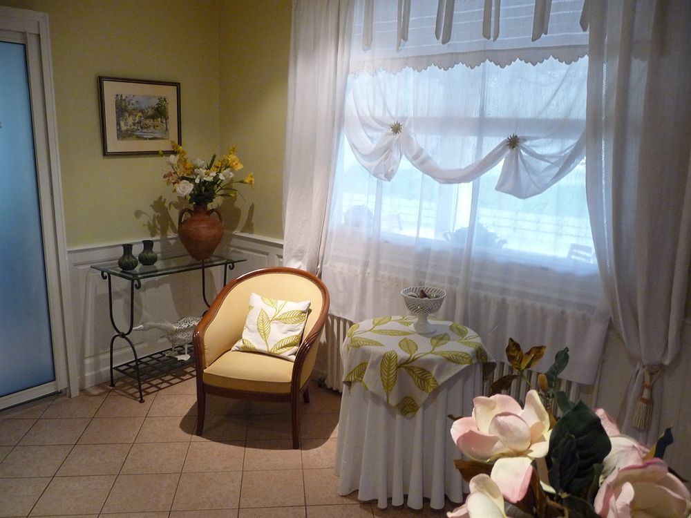 Logis Hotel L'Ayguelade Bielle Eksteriør billede