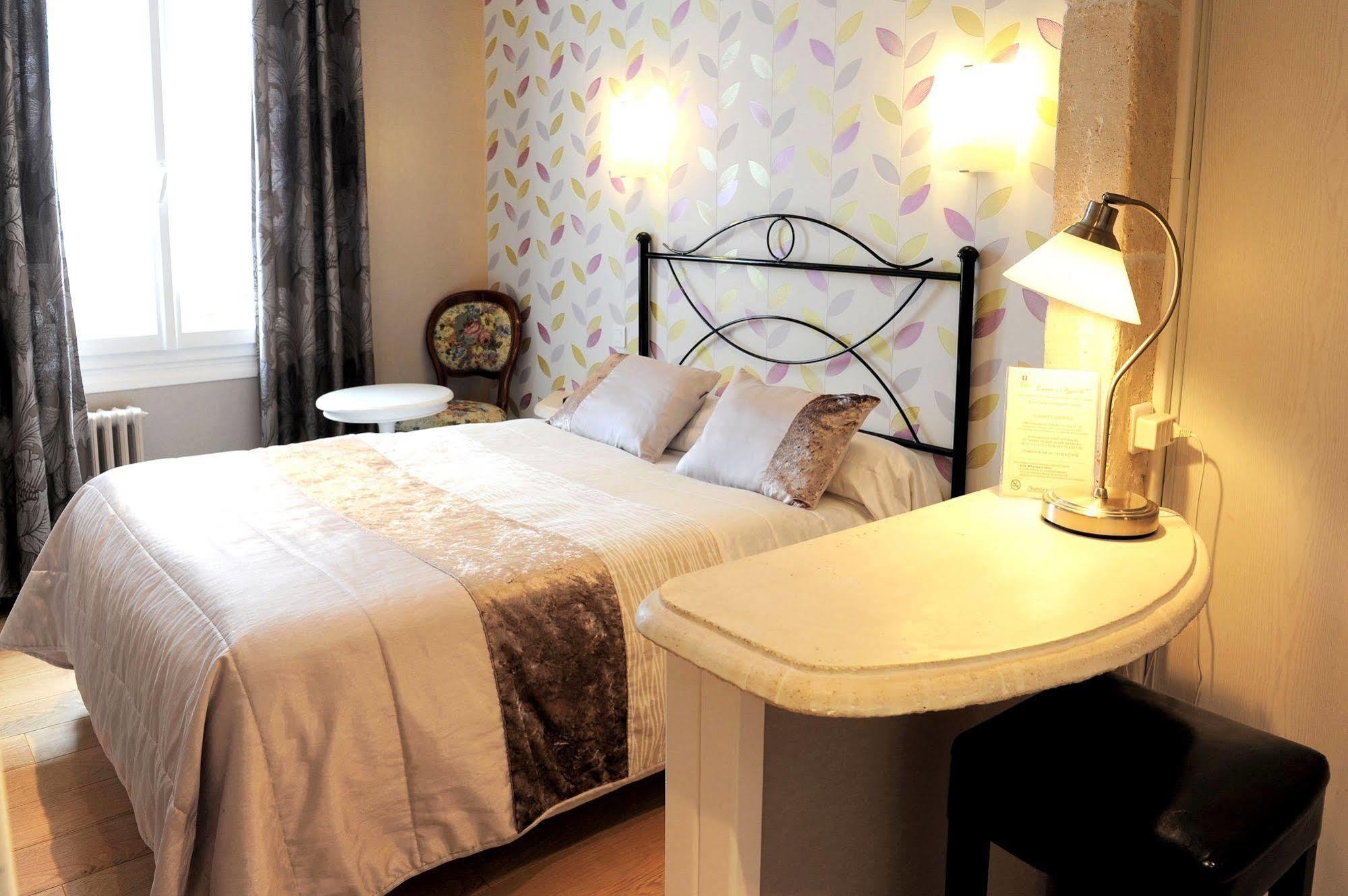 Logis Hotel L'Ayguelade Bielle Eksteriør billede