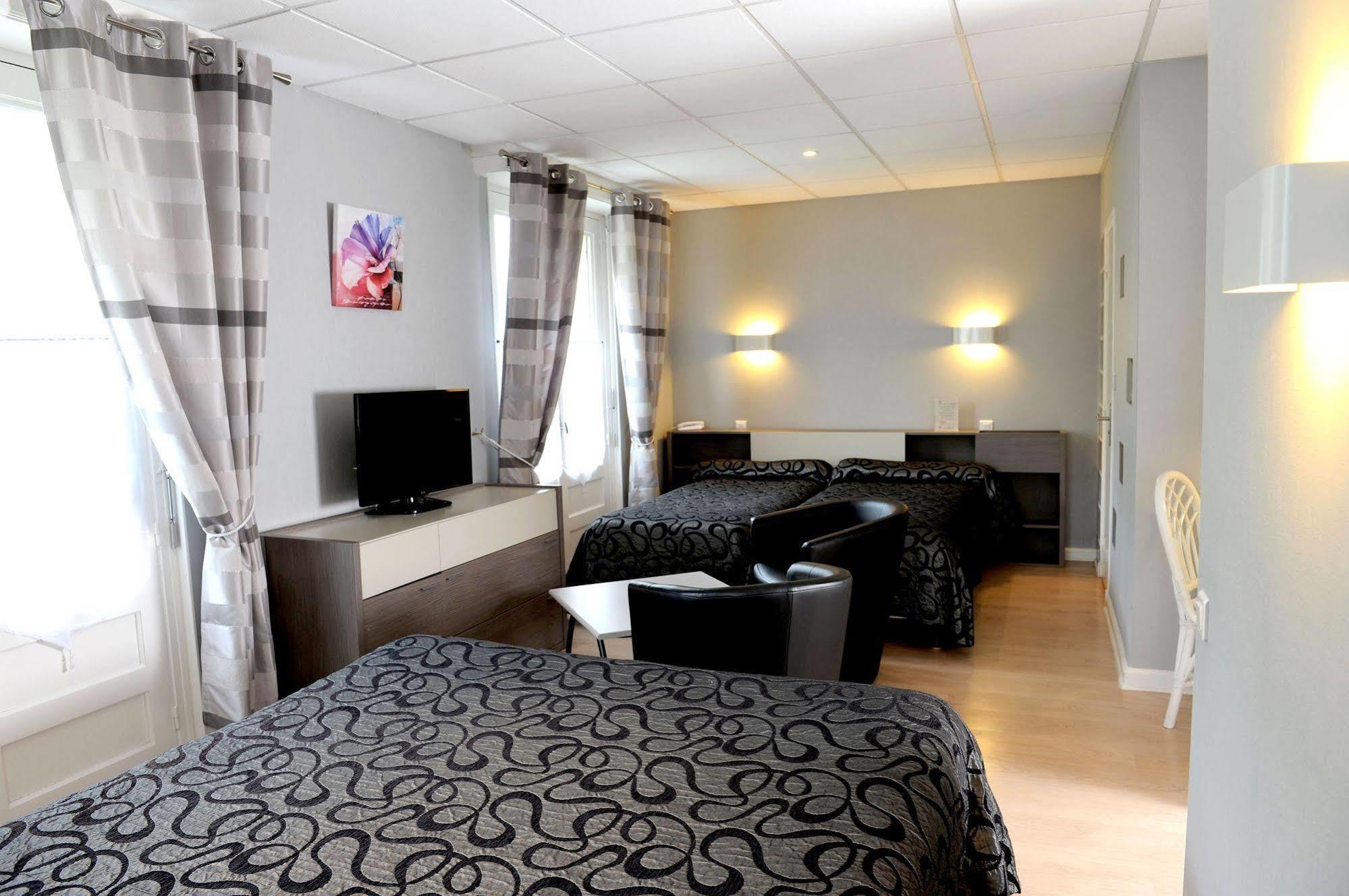 Logis Hotel L'Ayguelade Bielle Eksteriør billede