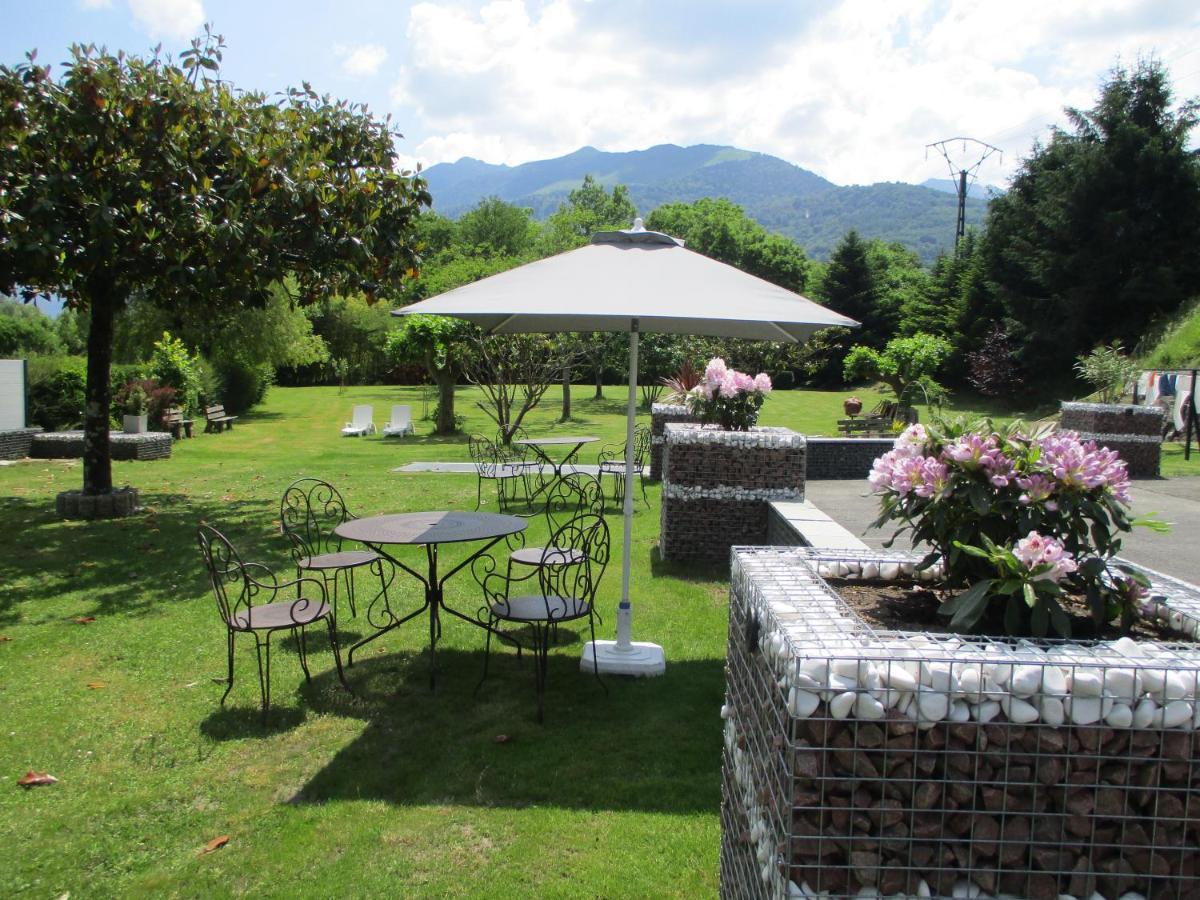 Logis Hotel L'Ayguelade Bielle Eksteriør billede